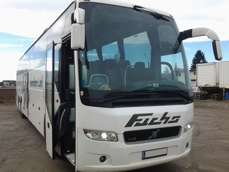 Volvo Reisebus 58 Sitzer außen